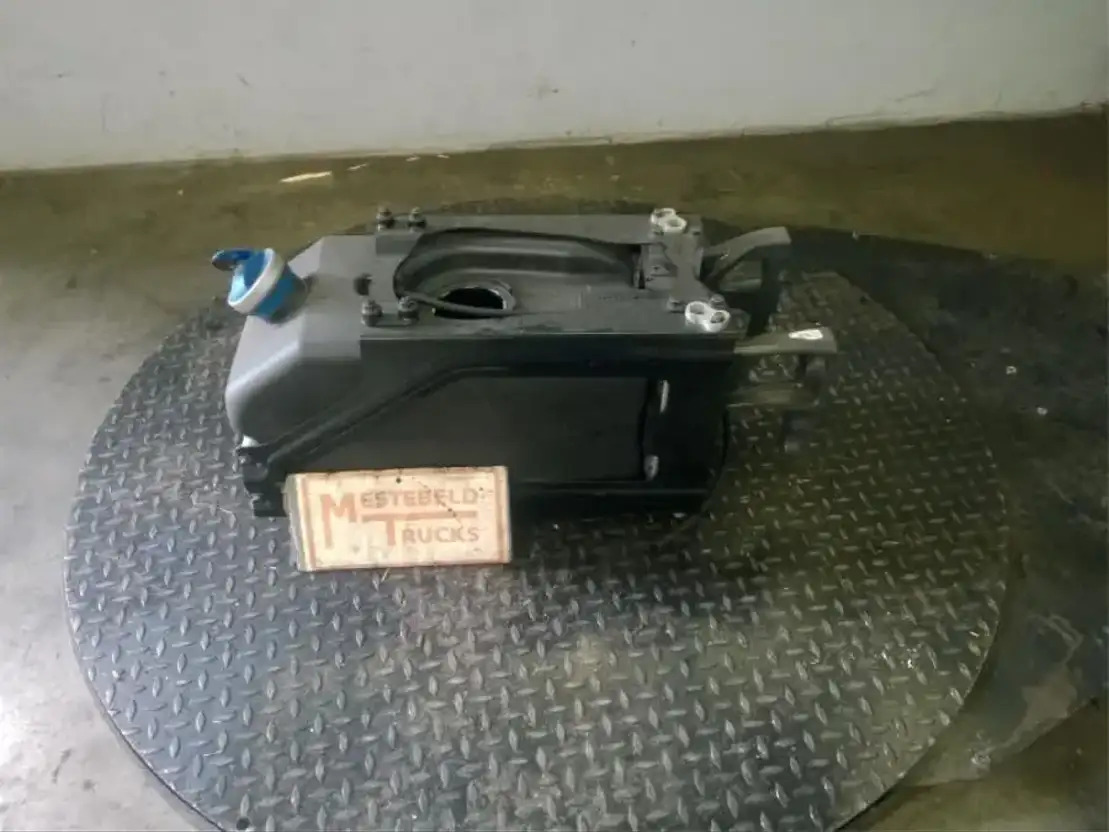 Scania Ad-blue tank - Izduvni sistem za Kamion: slika 1 Scania Ad-blue tank - Izduvni sistem za Kamion: slika 1