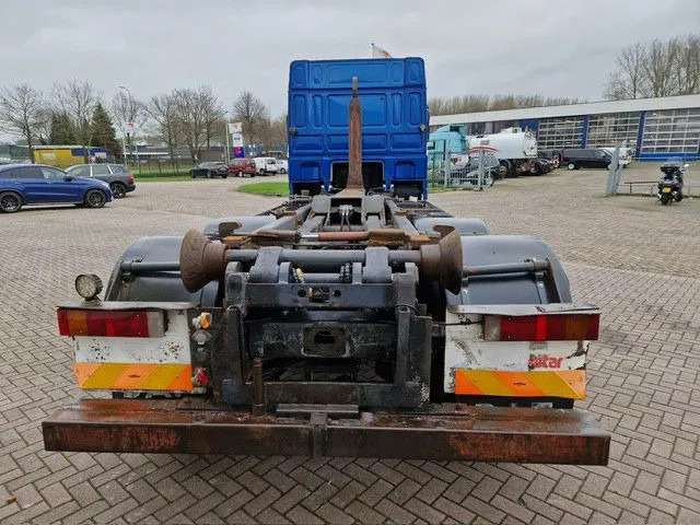 DAF XF 95.430 6x2 Manual-Gear Euro 4 - Kamion sa golom šasijom i zatvorenom kabinom: slika 4 DAF XF 95.430 6x2 Manual-Gear Euro 4 - Kamion sa golom šasijom i zatvorenom kabinom: slika 4