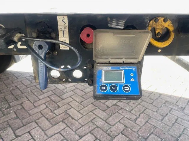 Krone THERMO KING Laadklep 3e As Liftas - Poluprikolica hladnjače: slika 4 Krone THERMO KING Laadklep 3e As Liftas - Poluprikolica hladnjače: slika 4