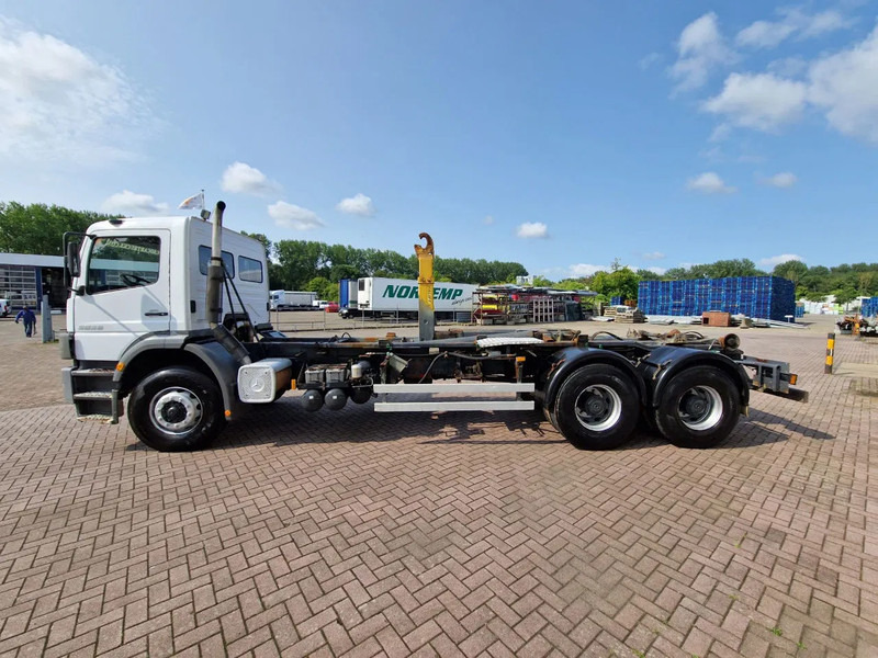 Mercedes-Benz Atego 2628 6x4, Manual gear, full steel suspension - Kamion sa golom šasijom i zatvorenom kabinom: slika 5 Mercedes-Benz Atego 2628 6x4, Manual gear, full steel suspension - Kamion sa golom šasijom i zatvorenom kabinom: slika 5