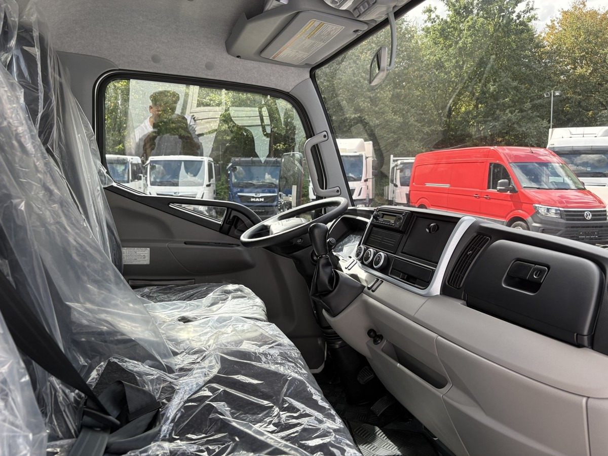 Novu Kamion sa golom šasijom i zatvorenom kabinom FUSO 3S15 Fahrgestell 2500 Nebenantrieb: slika 12