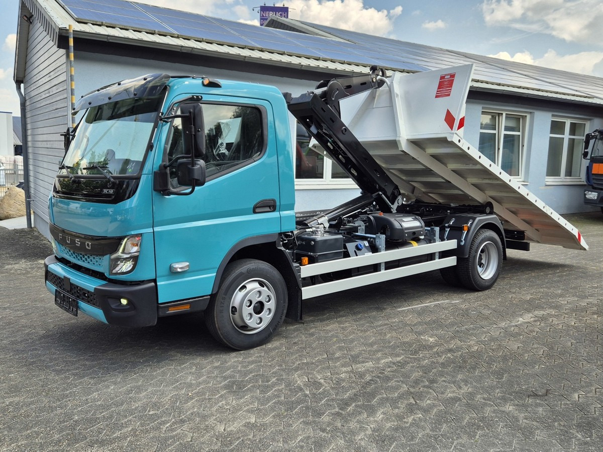 FUSO Canter FUSO 9C18 City Abrollkipper Krokbil Color - Kamion sa hidrauličnom kukom, Kamion sa dizalicom: slika 2 FUSO Canter FUSO 9C18 City Abrollkipper Krokbil Color - Kamion sa hidrauličnom kukom, Kamion sa dizalicom: slika 2