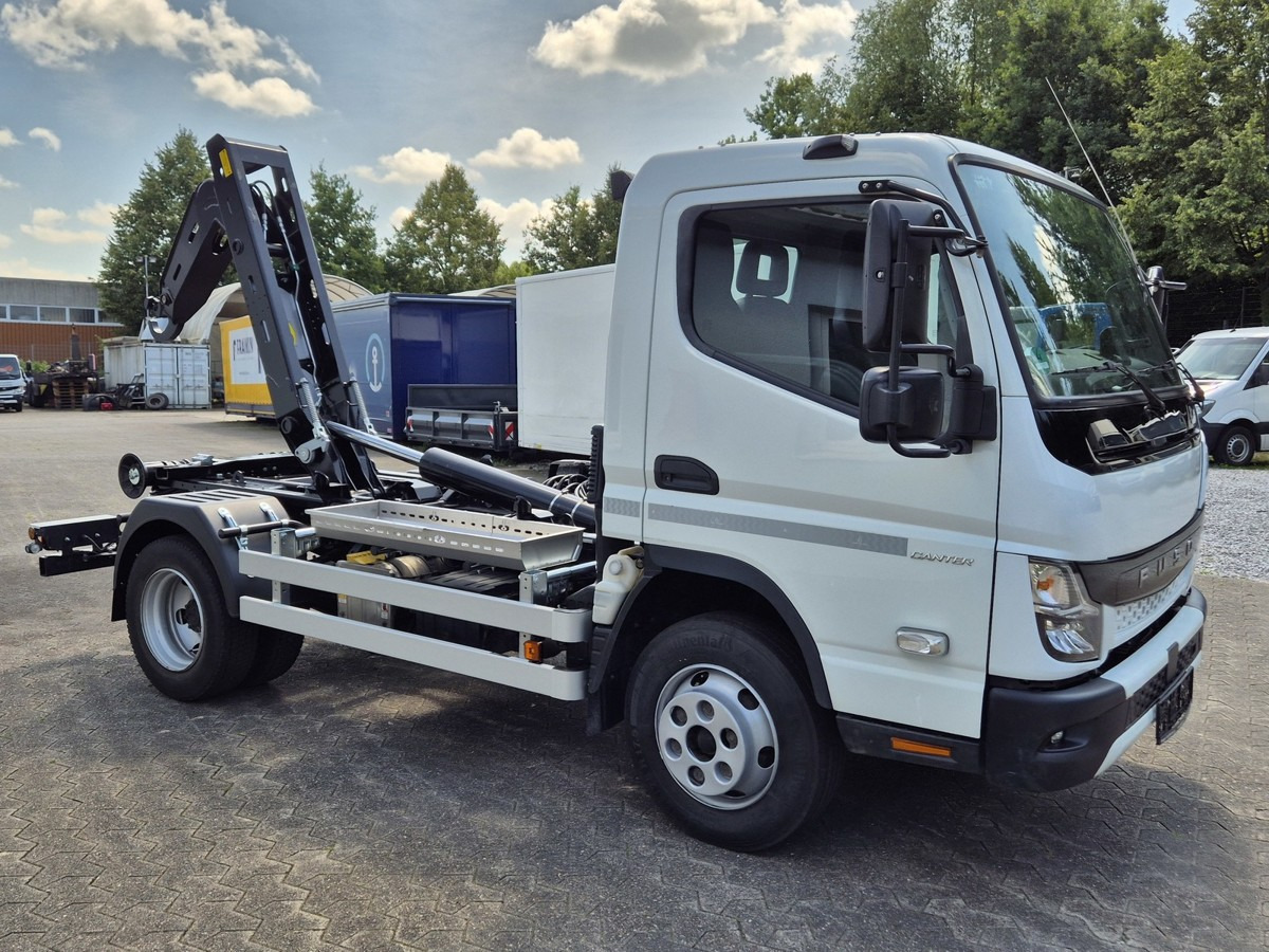 FUSO Fuso Canter 7C18 City Abrollkipper AHK Hooklift - Kamion sa hidrauličnom kukom: slika 4 FUSO Fuso Canter 7C18 City Abrollkipper AHK Hooklift - Kamion sa hidrauličnom kukom: slika 4