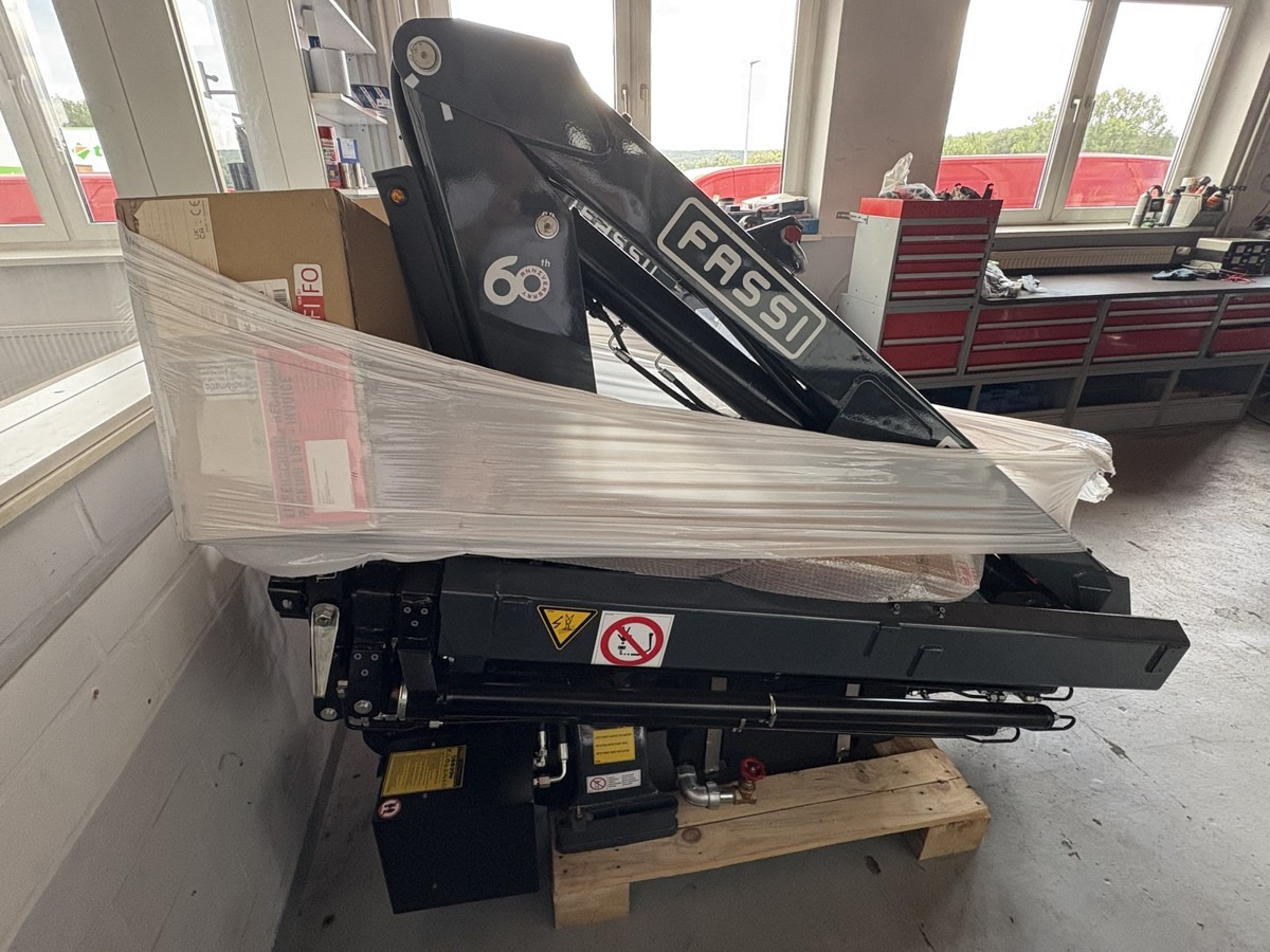 Ladekran Fassi F32A.023 Funk! NEU sofort verfügb - Kran za kamion: slika 2 Ladekran Fassi F32A.023 Funk! NEU sofort verfügb - Kran za kamion: slika 2