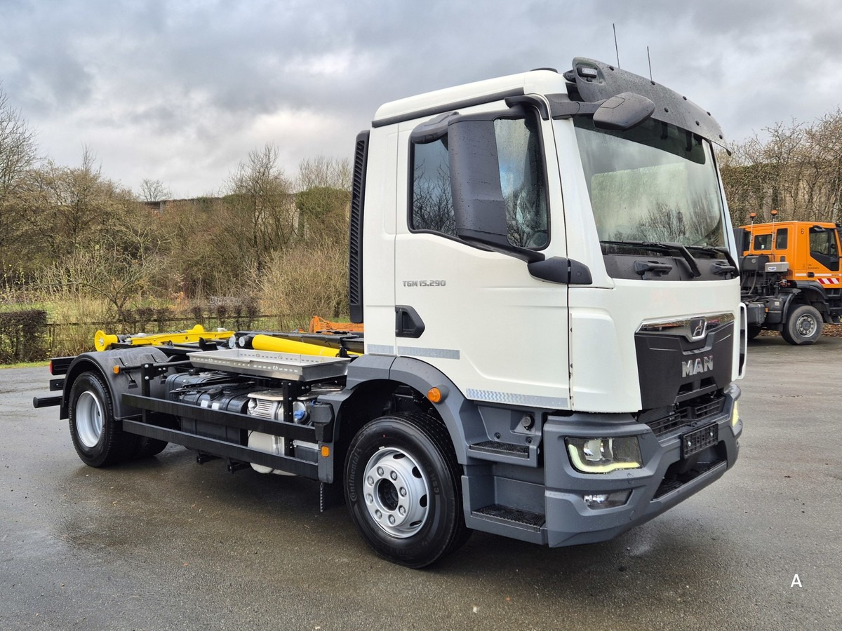 MAN TGM 15.290 BL Abrollkipper PowerMatic Standheiz. - Kamion sa hidrauličnom kukom: slika 2 MAN TGM 15.290 BL Abrollkipper PowerMatic Standheiz. - Kamion sa hidrauličnom kukom: slika 2