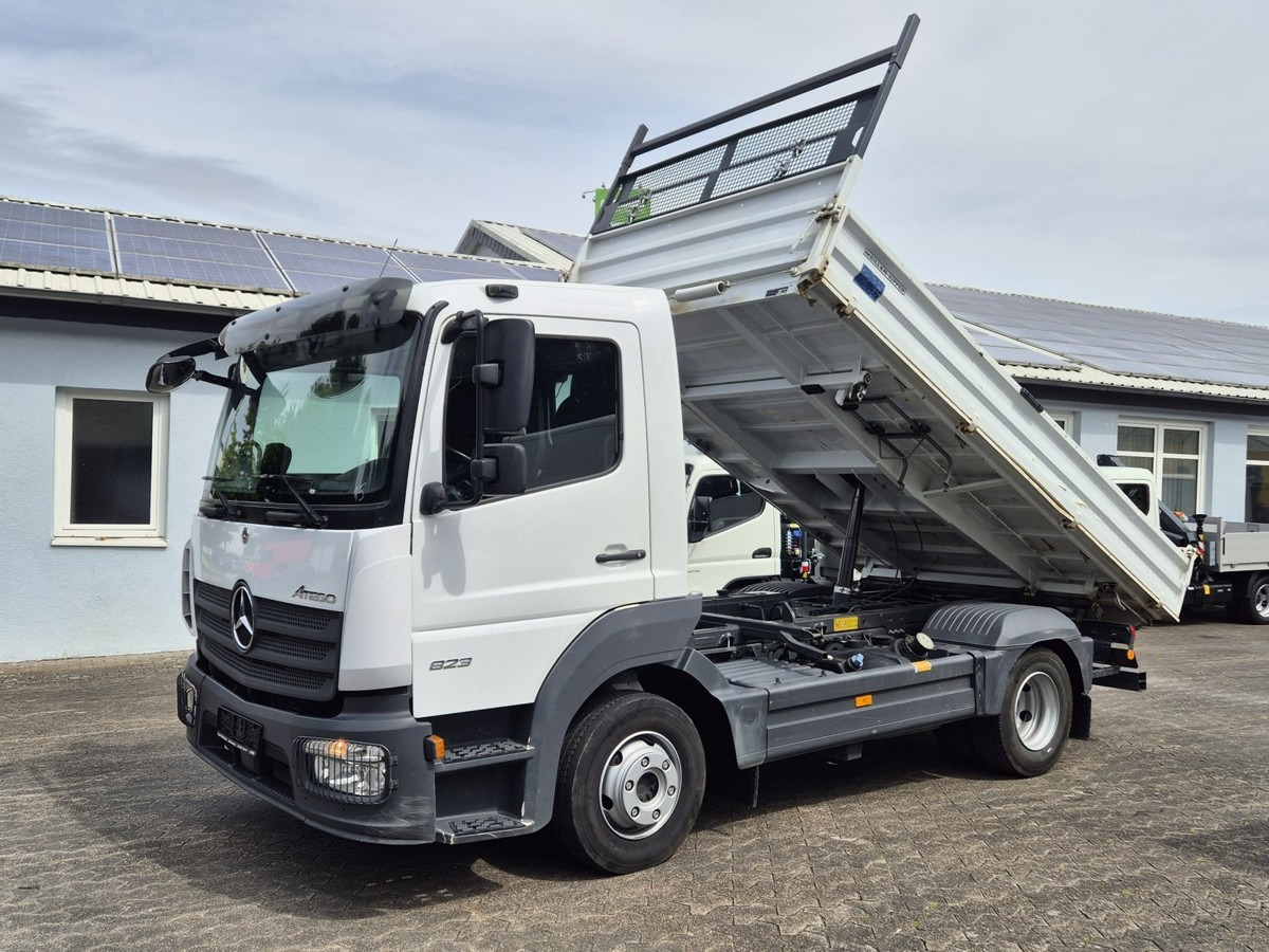 MERCEDES-BENZ Atego 823 3-Seiten Kipper Meiller 2 x AHK - Dostavno vozilo kiper: slika 1 MERCEDES-BENZ Atego 823 3-Seiten Kipper Meiller 2 x AHK - Dostavno vozilo kiper: slika 1