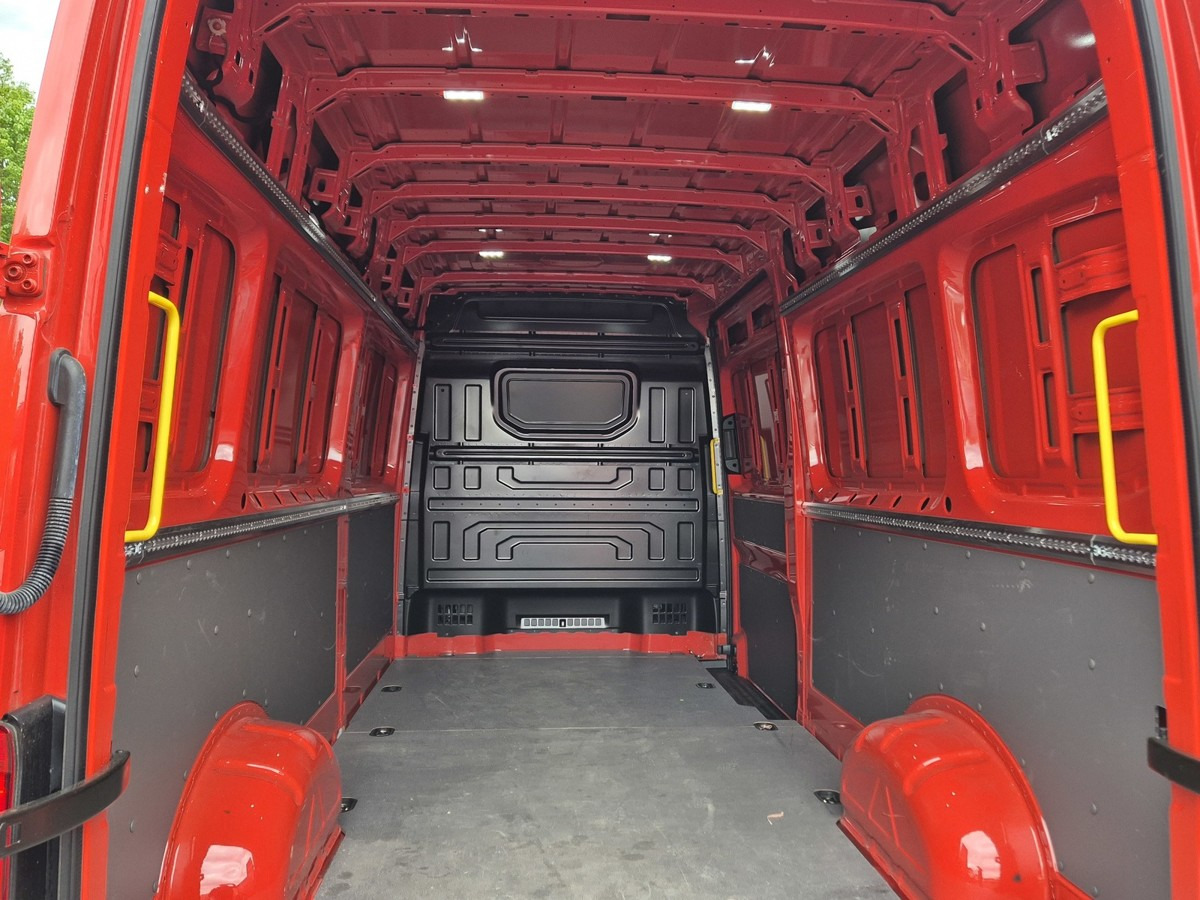 Furgon VW Crafter 35 Maxi L4H3 1Hand PDC nur 9tkm!: slika 12