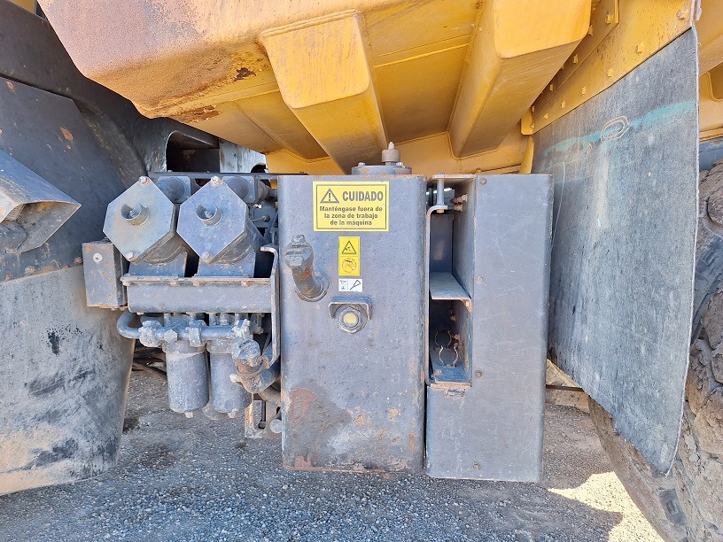 Lizing KOMATSU HD605-7EO KOMATSU HD605-7EO: slika 8 Lizing KOMATSU HD605-7EO KOMATSU HD605-7EO: slika 8