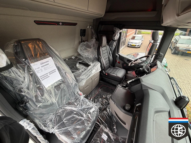 Scania 590 S 6X2/4 - Full air - Retarder PTO - SLIDE fifth wheel - King of the Road - Tegljač: slika 5 Scania 590 S 6X2/4 - Full air - Retarder PTO - SLIDE fifth wheel - King of the Road - Tegljač: slika 5