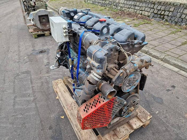 MAN D2866E - Građevinska mašina: slika 3 MAN D2866E - Građevinska mašina: slika 3