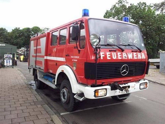 Mercedes-Benz 1019 AF 36 - Vatrogasni kamion: slika 1 Mercedes-Benz 1019 AF 36 - Vatrogasni kamion: slika 1