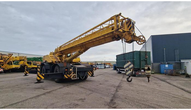 Tadano TR-400E - Autokran za teške terene: slika 1 Tadano TR-400E - Autokran za teške terene: slika 1