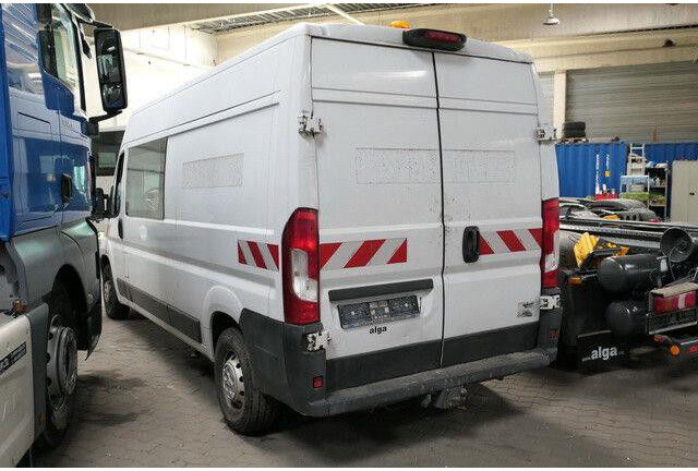 Fiat Ducato MultiCab, 6 Sitze, AHK, Klima, Trennwand - Furgon: slika 4 Fiat Ducato MultiCab, 6 Sitze, AHK, Klima, Trennwand - Furgon: slika 4