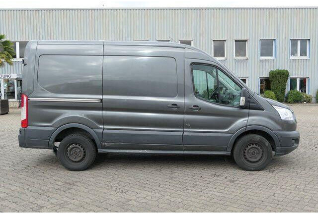 Ford Transit 4x2, 3 Sitz, Klima, AHK, Handwerker - Furgon: slika 2 Ford Transit 4x2, 3 Sitz, Klima, AHK, Handwerker - Furgon: slika 2