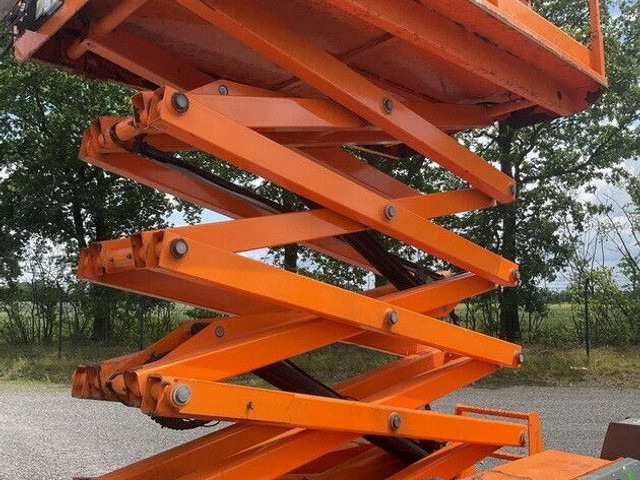 Haulotte Compact 12 DX, Geländegängig, Kubota, 12,15m - Lift u obliku makaza: slika 3 Haulotte Compact 12 DX, Geländegängig, Kubota, 12,15m - Lift u obliku makaza: slika 3