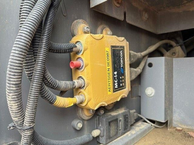 Bager guseničar Hitachi ZX350LC-6, Hdyr. S.W.S., Tieflöffel, AC, Topcon: slika 14 Bager guseničar Hitachi ZX350LC-6, Hdyr. S.W.S., Tieflöffel, AC, Topcon: slika 14