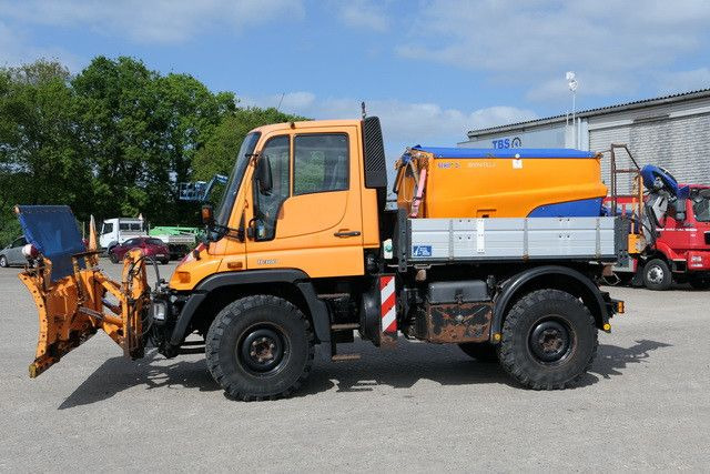 Unimog U 300 4x4, Schmidt, Streuer, Schild, Klima,27tkm - Kamion: slika 3 Unimog U 300 4x4, Schmidt, Streuer, Schild, Klima,27tkm - Kamion: slika 3