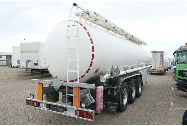 Kässbohrer STH 34/10-24/Tank 34.000 ltr./Unterbefüll./Pumpe - Poluprikolica cisterna: slika 4 Kässbohrer STH 34/10-24/Tank 34.000 ltr./Unterbefüll./Pumpe - Poluprikolica cisterna: slika 4