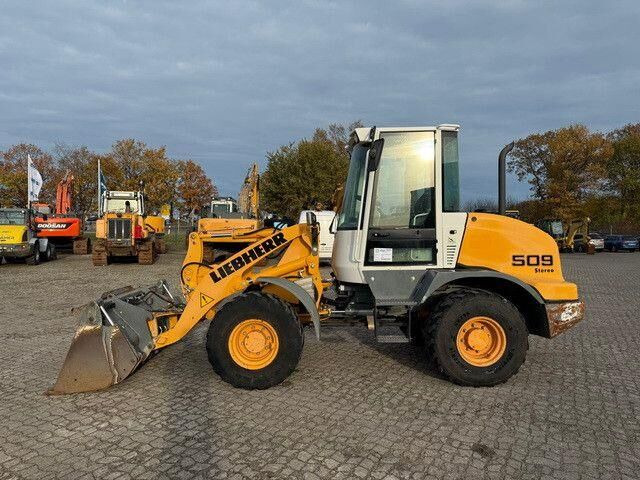 Liebherr L 509, 4+1 Schaufel, 3. Steuerkreis, Gabel - Utovarivač točkaš: slika 3 Liebherr L 509, 4+1 Schaufel, 3. Steuerkreis, Gabel - Utovarivač točkaš: slika 3