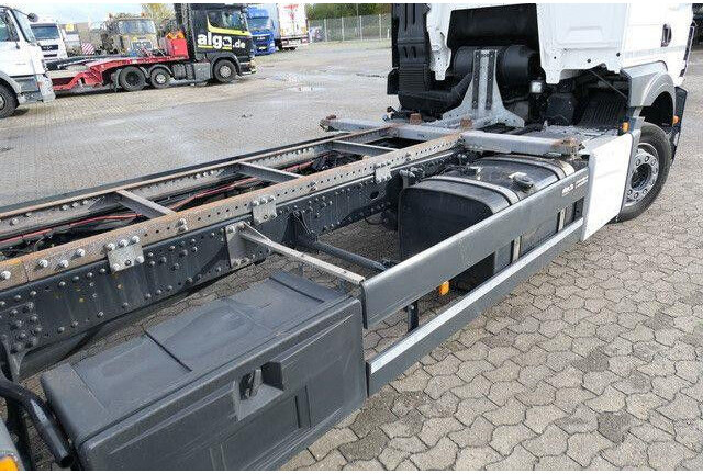 MAN 18.330 TGS 4x2, BDF, LBW 2to., Klima, AHK, Luft - Kamion sa golom šasijom i zatvorenom kabinom: slika 4 MAN 18.330 TGS 4x2, BDF, LBW 2to., Klima, AHK, Luft - Kamion sa golom šasijom i zatvorenom kabinom: slika 4