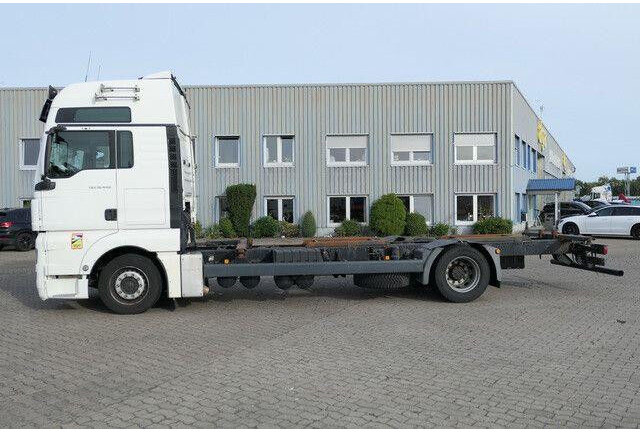 MAN 18.440 TGX 4x2, XXL, BDF, Standklima,Schlafliege - Kamion sa golom šasijom i zatvorenom kabinom: slika 2 MAN 18.440 TGX 4x2, XXL, BDF, Standklima,Schlafliege - Kamion sa golom šasijom i zatvorenom kabinom: slika 2