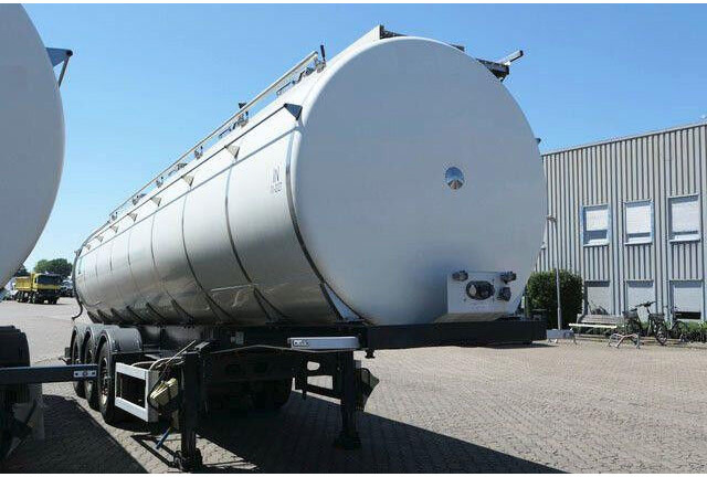 Menci SA 105/Lebensmittel Tank 32 cbm./Liftachse - Poluprikolica cisterna: slika 3 Menci SA 105/Lebensmittel Tank 32 cbm./Liftachse - Poluprikolica cisterna: slika 3