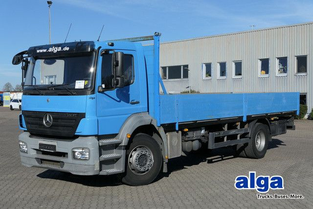 Mercedes-Benz 1824 L Axor 4x2, 3. Sitz, AHK, Gerüstbau, Klima Mercedes-Benz 1824 L Axor 4x2, 3. Sitz, AHK, Gerüstbau, Klima - Kamion sa tovarnim sandukom: slika 1 Mercedes-Benz 1824 L Axor 4x2, 3. Sitz, AHK, Gerüstbau, Klima Mercedes-Benz 1824 L Axor 4x2, 3. Sitz, AHK, Gerüstbau, Klima - Kamion sa tovarnim sandukom: slika 1