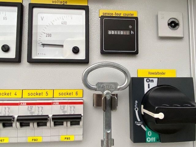 Vatrogasni kamion Mercedes-Benz 1833 Axor 4x4,Palfinger PK8502,Allrad,Seilwinde: slika 18