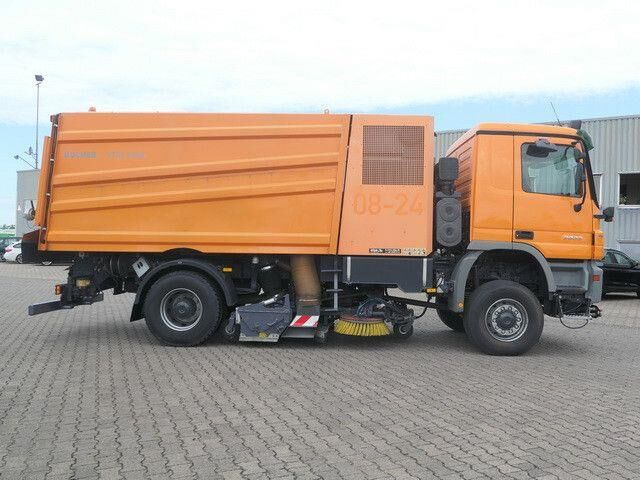 Mercedes-Benz 2032 A Actros 4x4, Bucher STKF 9500, Airport, AC - Autočistilica: slika 2 Mercedes-Benz 2032 A Actros 4x4, Bucher STKF 9500, Airport, AC - Autočistilica: slika 2