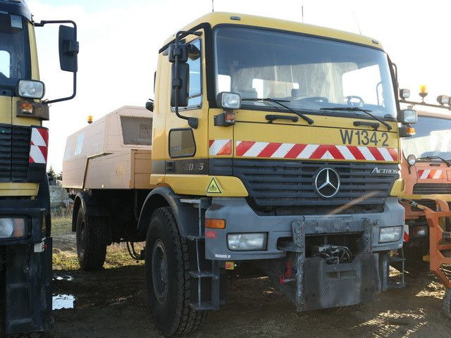 Mercedes-Benz 2035 AK Actros 4x4, Kehrmaschine Schmidt, Allrad - Autočistilica: slika 4 Mercedes-Benz 2035 AK Actros 4x4, Kehrmaschine Schmidt, Allrad - Autočistilica: slika 4