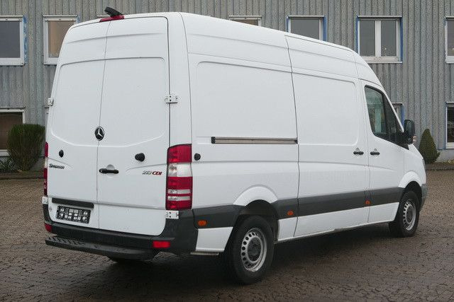 Mercedes-Benz 213 CDI Sprinter 4x2, Klima, 3. Sitz, Holzausbau - Mali kombi: slika 4 Mercedes-Benz 213 CDI Sprinter 4x2, Klima, 3. Sitz, Holzausbau - Mali kombi: slika 4