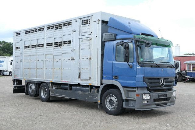 Mercedes-Benz 2541 L Actros 6x2, Finkl, 3 Stock,Kombi Liner XL - Kamion za prevoz konja: slika 4 Mercedes-Benz 2541 L Actros 6x2, Finkl, 3 Stock,Kombi Liner XL - Kamion za prevoz konja: slika 4