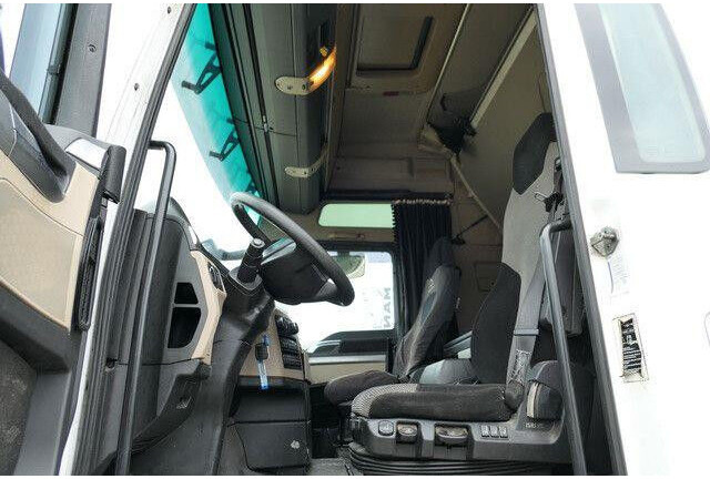 MAN 18.460 TGX XXL 4x2, Spoiler, Intarder, 2x Tank - Tegljač: slika 5 MAN 18.460 TGX XXL 4x2, Spoiler, Intarder, 2x Tank - Tegljač: slika 5