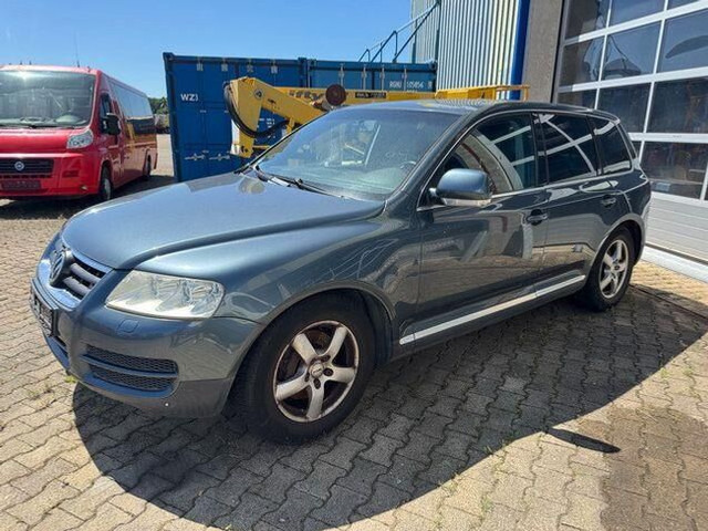 Volkswagen Touareg 3.2 V6/ GETRIEBESCHADEN /Motor läuft! - Dostavno vozilo s ravnom platformom: slika 1 Volkswagen Touareg 3.2 V6/ GETRIEBESCHADEN /Motor läuft! - Dostavno vozilo s ravnom platformom: slika 1