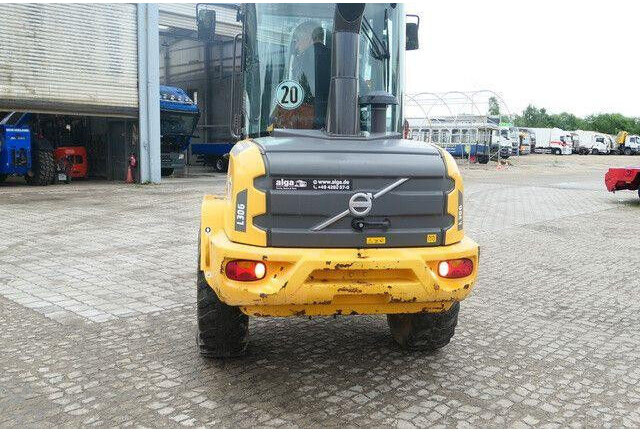 Volvo L30G, 4+1 Schaufel, Palettengabel, Hydr. S.W.S. - Utovarivač točkaš: slika 4 Volvo L30G, 4+1 Schaufel, Palettengabel, Hydr. S.W.S. - Utovarivač točkaš: slika 4