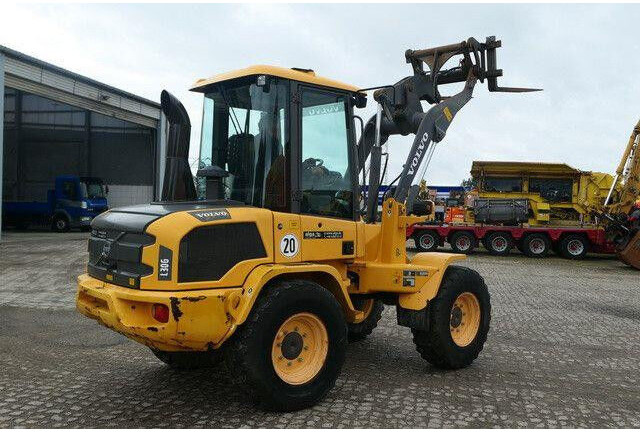 Volvo L30G, 4+1 Schaufel, Palettengabel, Hydr. S.W.S. - Utovarivač točkaš: slika 3 Volvo L30G, 4+1 Schaufel, Palettengabel, Hydr. S.W.S. - Utovarivač točkaš: slika 3
