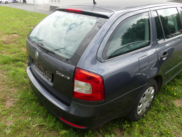 Break Skoda Octavia Combi (2011-97.803 km) - Automobil: slika 5 Break Skoda Octavia Combi (2011-97.803 km) - Automobil: slika 5