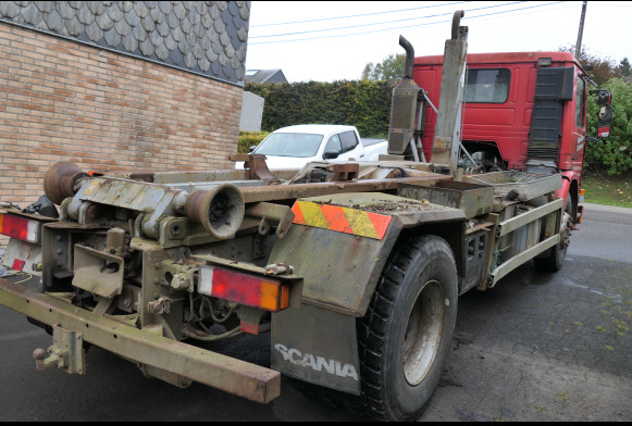 Camion porte container Scania P93ML4X2Z1 (1995-844.006 km) - Kamion sa hidrauličnom kukom: slika 3 Camion porte container Scania P93ML4X2Z1 (1995-844.006 km) - Kamion sa hidrauličnom kukom: slika 3