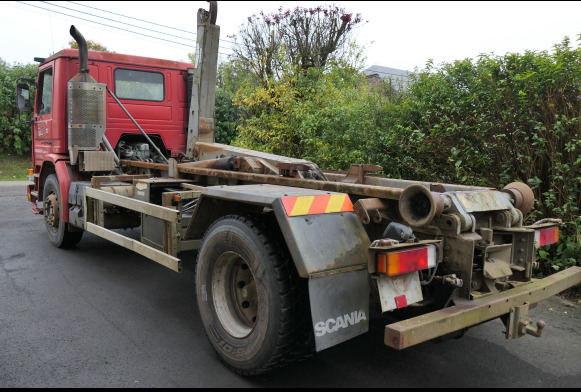 Camion porte container Scania P93ML4X2Z1 (1995-844.006 km) - Kamion sa hidrauličnom kukom: slika 4 Camion porte container Scania P93ML4X2Z1 (1995-844.006 km) - Kamion sa hidrauličnom kukom: slika 4