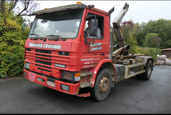 Camion porte container Scania P93ML4X2Z1 (1995-844.006 km) - Kamion sa hidrauličnom kukom: slika 1 Camion porte container Scania P93ML4X2Z1 (1995-844.006 km) - Kamion sa hidrauličnom kukom: slika 1