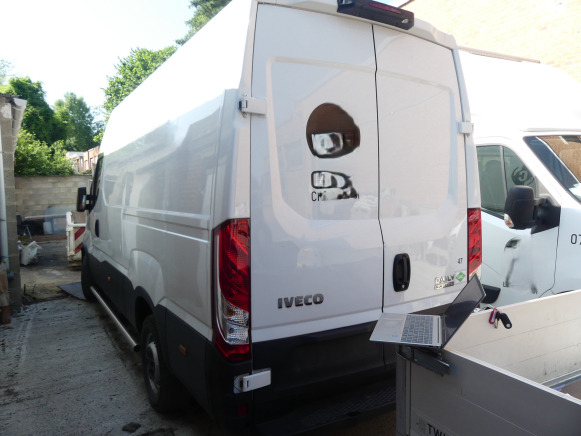 Camionnette Iveco 35S14N (2021-60.293 km) - Furgon: slika 4 Camionnette Iveco 35S14N (2021-60.293 km) - Furgon: slika 4