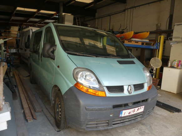 Camionnette Renault TRAFFIC (2003-411.053 km-VIN:VF1FLACA63V180319) - Automobil: slika 2 Camionnette Renault TRAFFIC (2003-411.053 km-VIN:VF1FLACA63V180319) - Automobil: slika 2