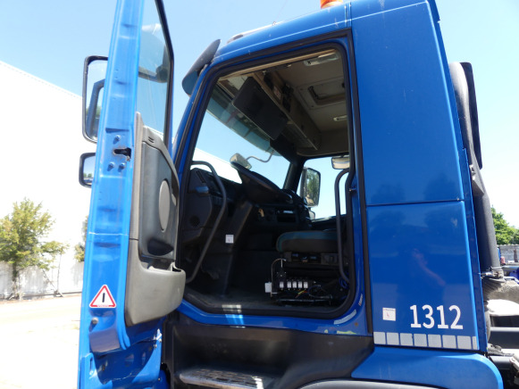 REF:1312 - Camion porte container Volvo FMFH E4 - Kamion za prevoz kontejnera/ Kamion sa promenjivim sandukom: slika 5 REF:1312 - Camion porte container Volvo FMFH E4 - Kamion za prevoz kontejnera/ Kamion sa promenjivim sandukom: slika 5