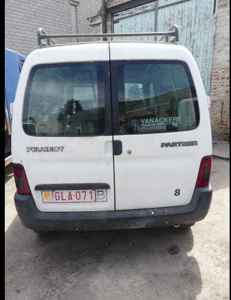 Utilitaire Peugeot Partner (1999-186.581 km) - Automobil: slika 4 Utilitaire Peugeot Partner (1999-186.581 km) - Automobil: slika 4