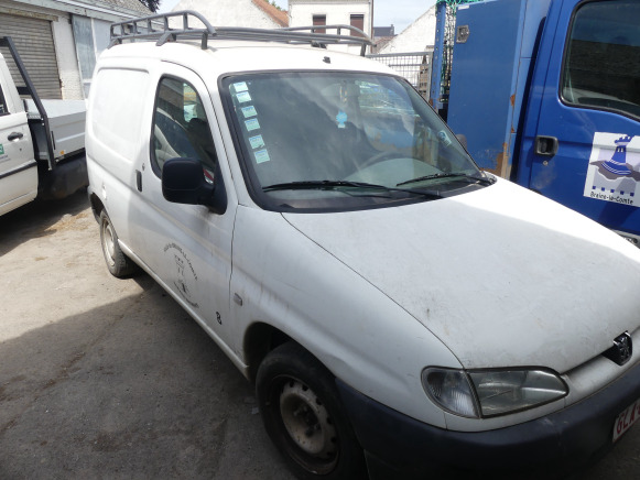 Utilitaire Peugeot Partner (1999-186.581 km) - Automobil: slika 1 Utilitaire Peugeot Partner (1999-186.581 km) - Automobil: slika 1
