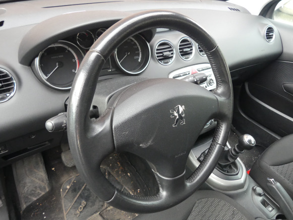 Voiture Peugeot 308 (2010-194.623 km) - Automobil: slika 5 Voiture Peugeot 308 (2010-194.623 km) - Automobil: slika 5
