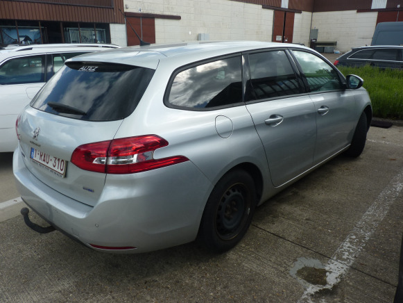 Voiture Peugeot 308 (2016-235.833 km-VIN:VF3LCBHXGS235579) - Automobil: slika 4 Voiture Peugeot 308 (2016-235.833 km-VIN:VF3LCBHXGS235579) - Automobil: slika 4