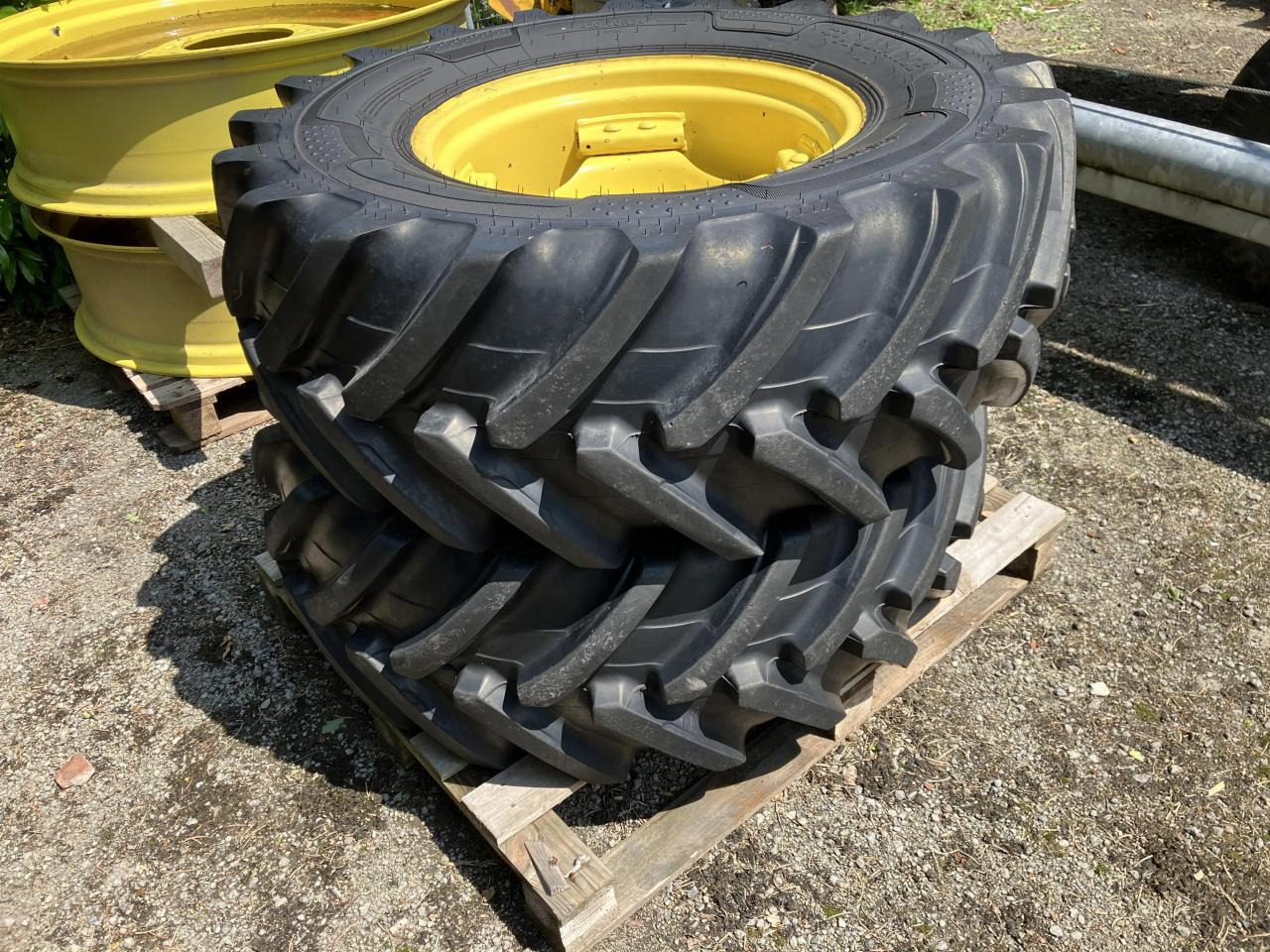 Guma za Poljoprivredna mašina Alliance 420/70-24: slika 1