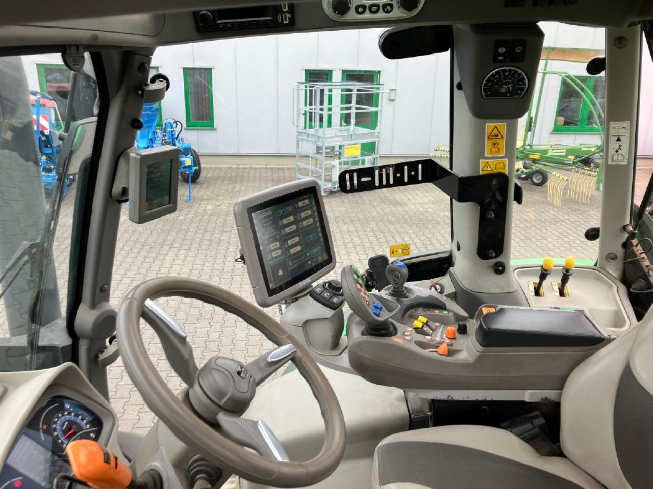 Traktor Deutz-Fahr 6215 TTV: slika 13 Traktor Deutz-Fahr 6215 TTV: slika 13