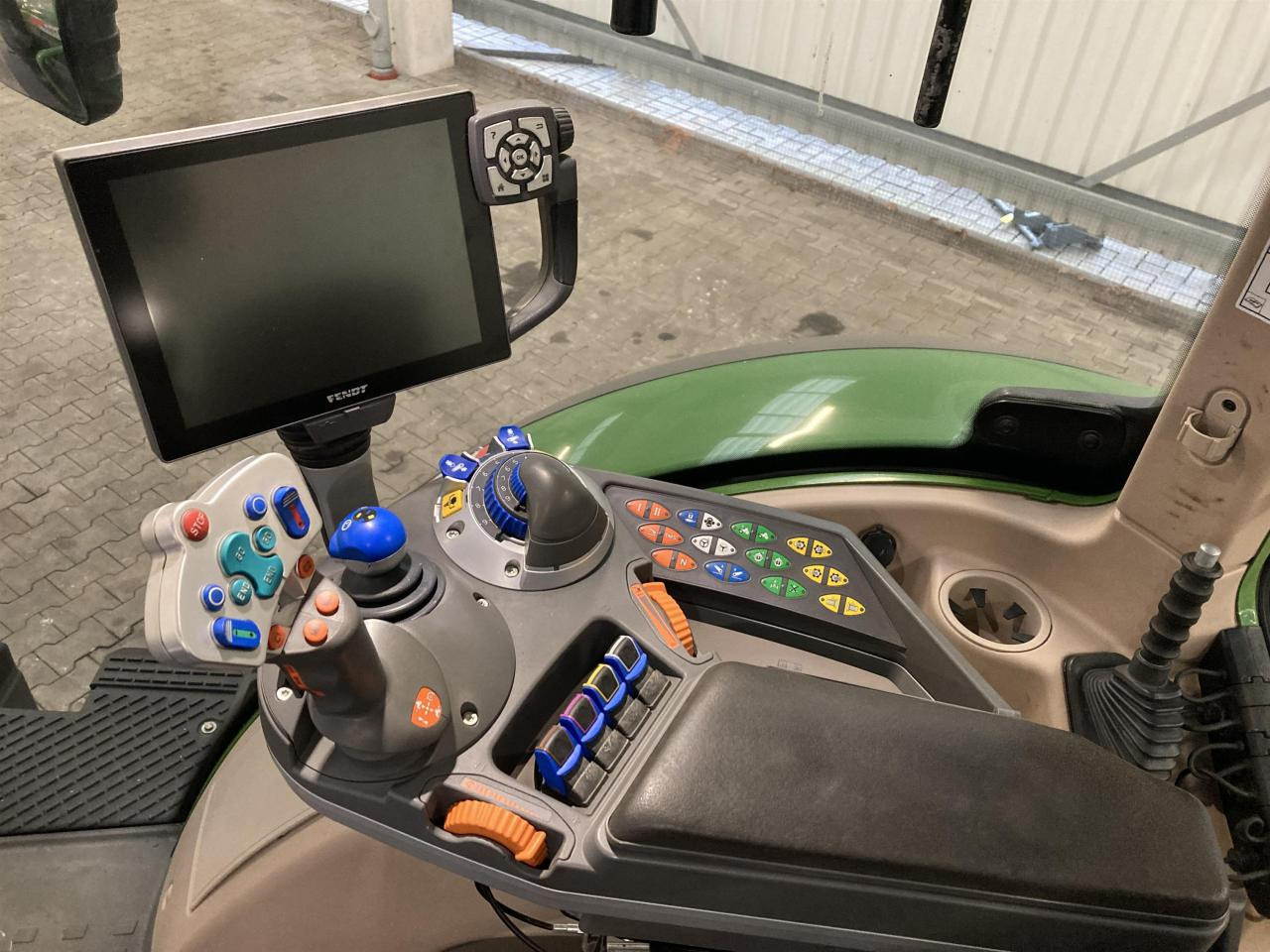 Traktor Fendt 724 S4 ProfiPlus: slika 10